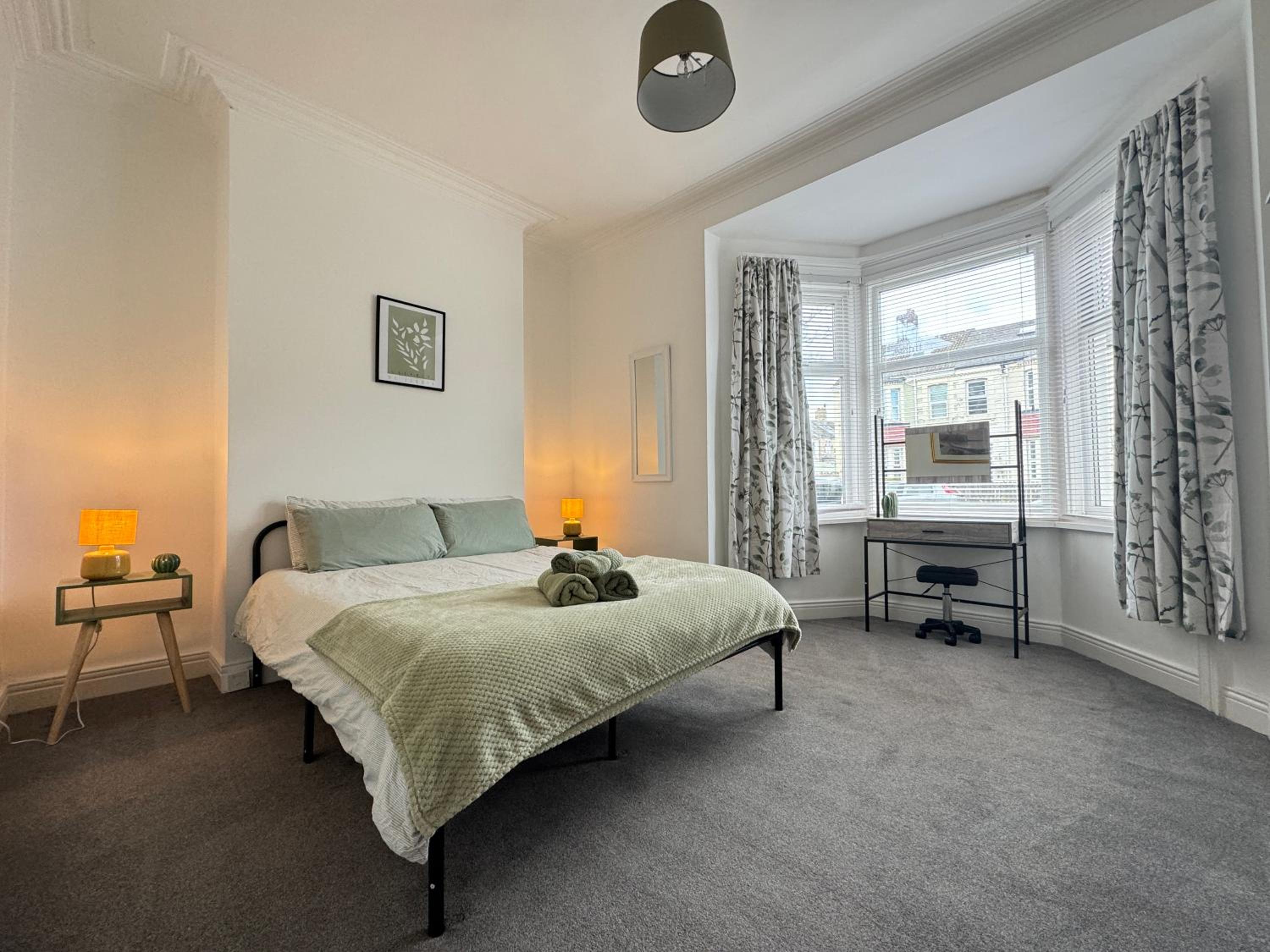 Rockcliffe Retreat, Stylish Coastal Apartment view 4
