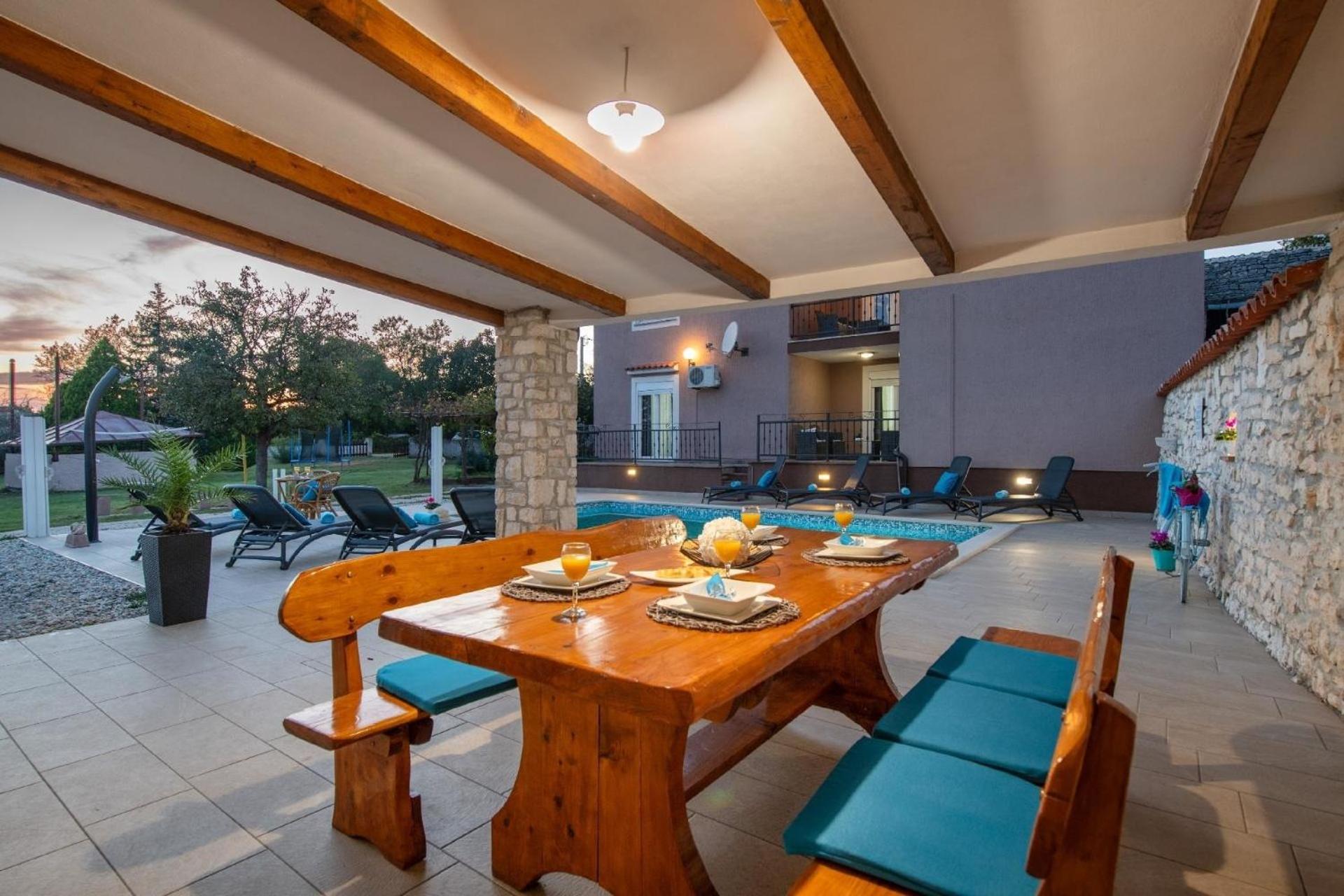 Ferienhaus mit Privatpool für 10 Personen ca 200 qm in Belavici, Istrien Bucht von Raša view 2
