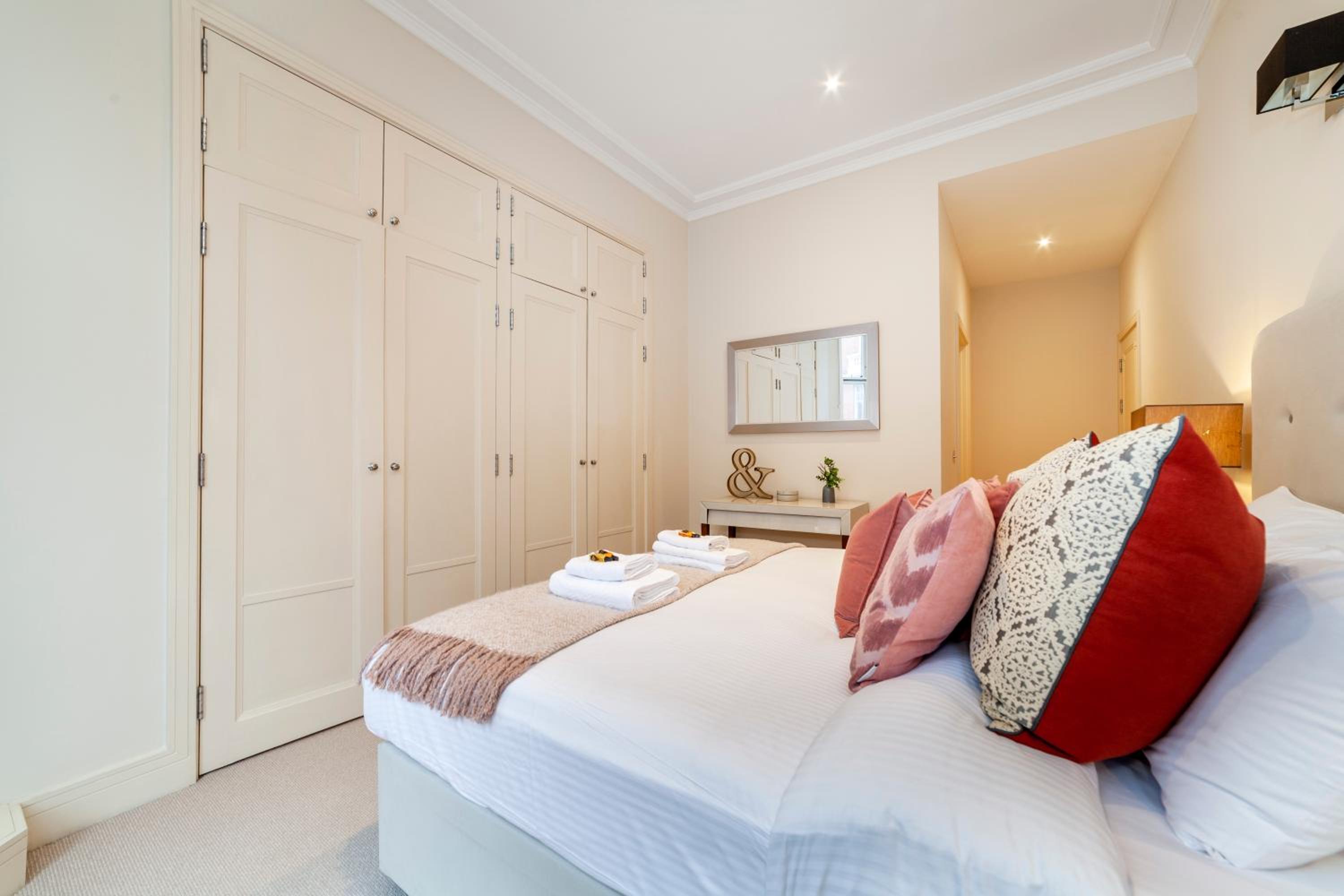 Elegant 1BR flat in Prime Mayfair I Smarthost