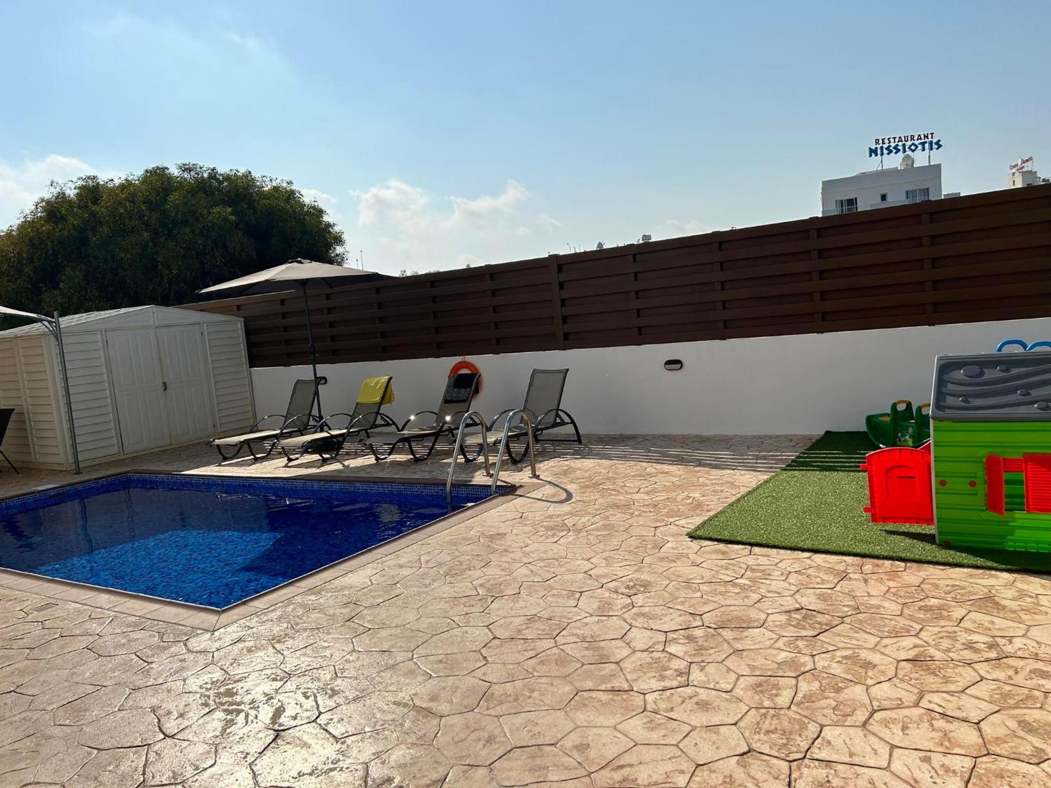 DAFNI VILLA BY PANN