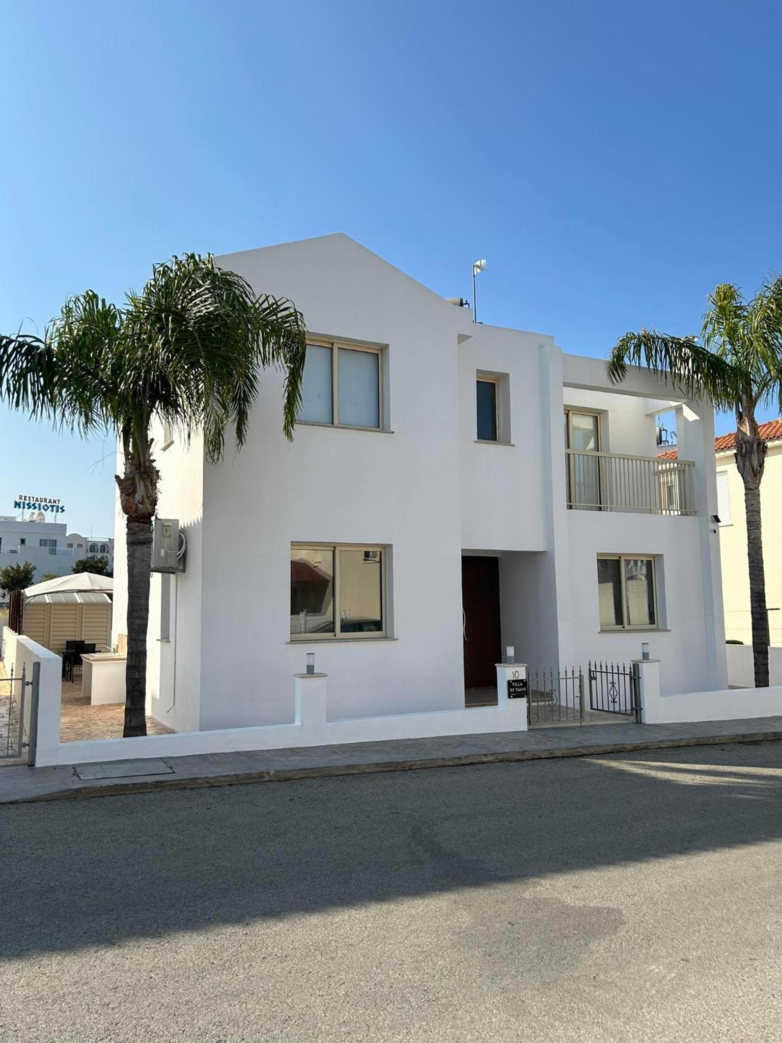 DAFNI VILLA BY PANN