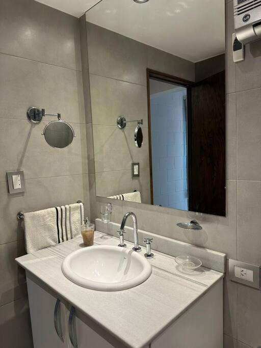 Casa moderna en Lujan de Cuyo 4Pax - by Inside