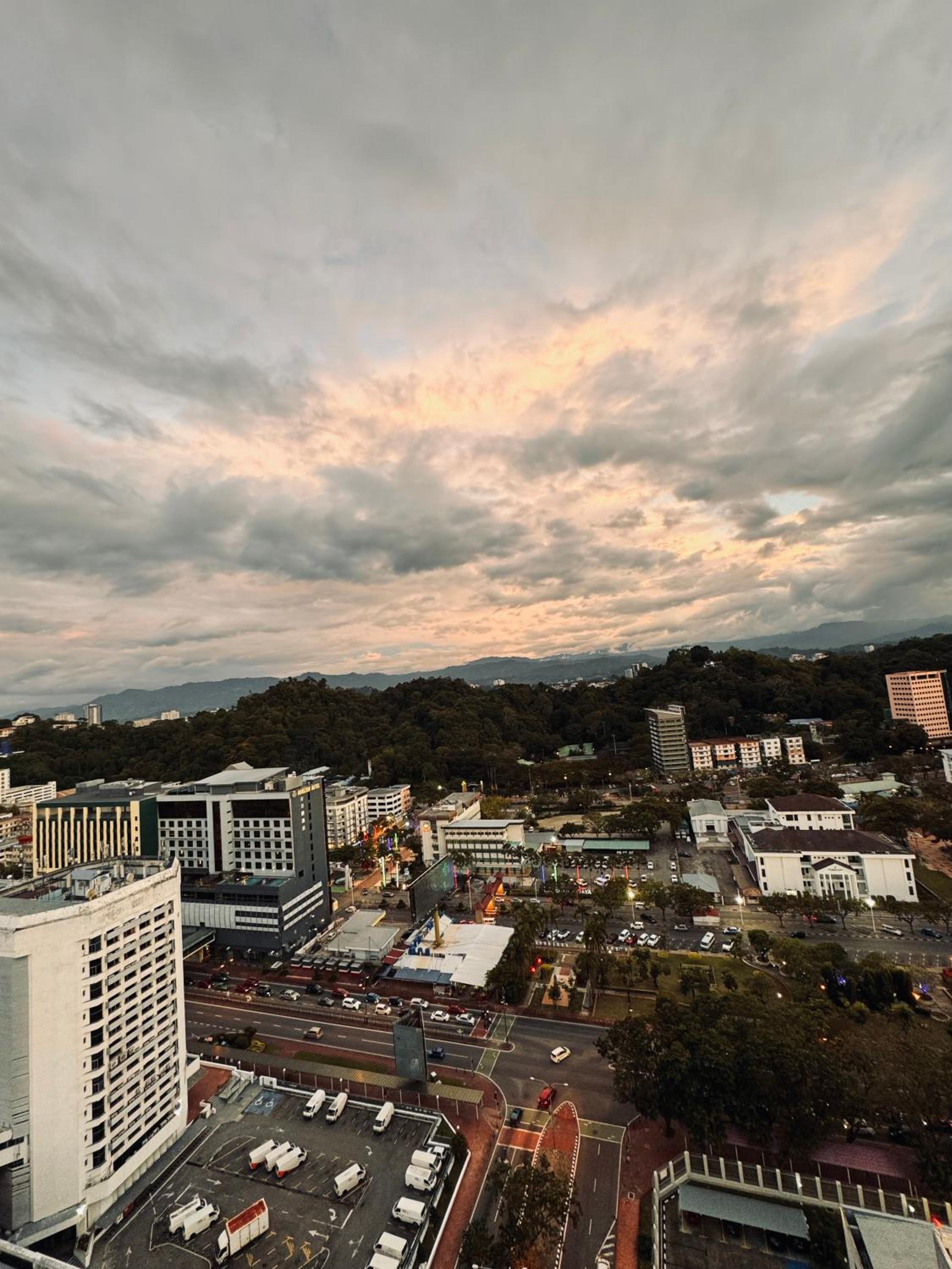 The Shore Kota Kinabalu City Centre Sea View by Summerset Heavenz