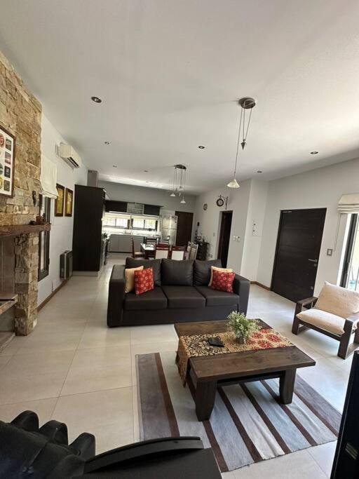 Casa moderna en Lujan de Cuyo 4Pax - by Inside