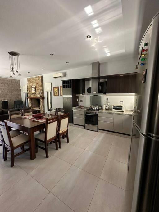 Casa moderna en Lujan de Cuyo 4Pax - by Inside