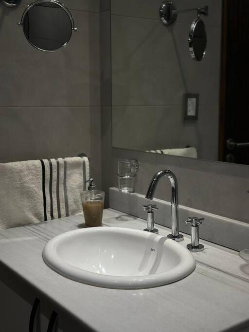 Casa moderna en Lujan de Cuyo 4Pax - by Inside