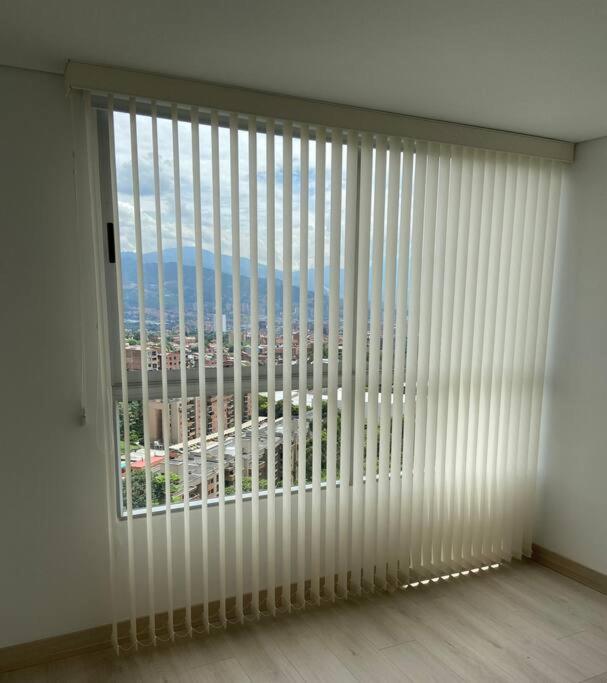 Wonderful Apt in Camino Verde Envigado just a 10 minutes of Poblado Medellin