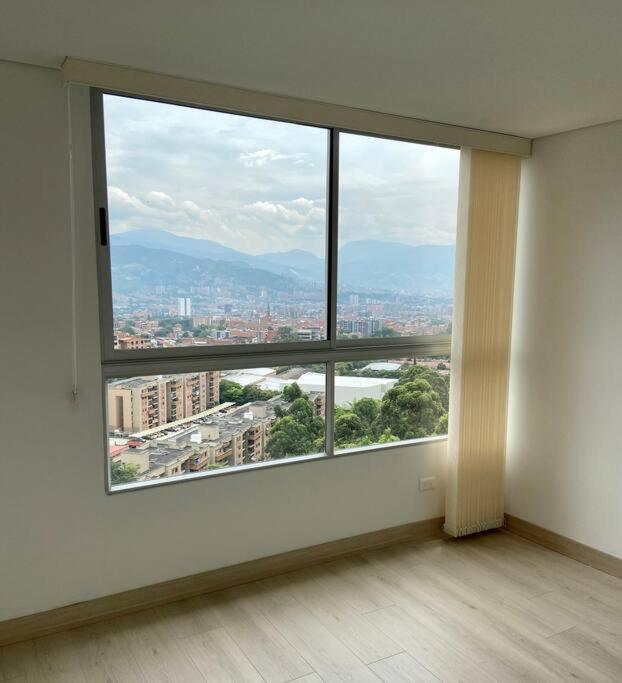 Wonderful Apt in Camino Verde Envigado just a 10 minutes of Poblado Medellin