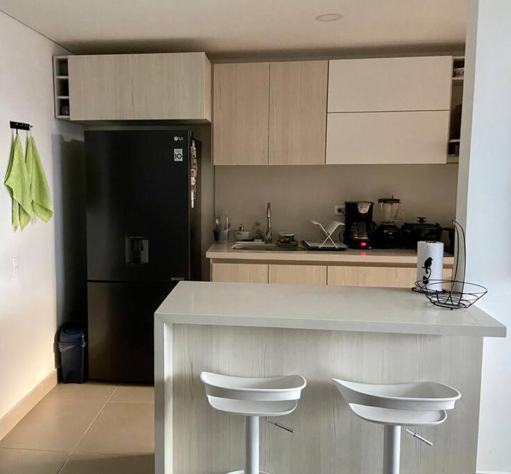 Wonderful Apt in Camino Verde Envigado just a 10 minutes of Poblado Medellin