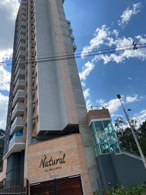 Wonderful Apt in Camino Verde Envigado just a 10 minutes of Poblado Medellin