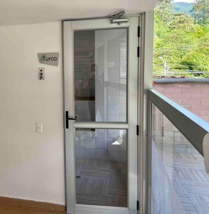 Wonderful Apt in Camino Verde Envigado just a 10 minutes of Poblado Medellin