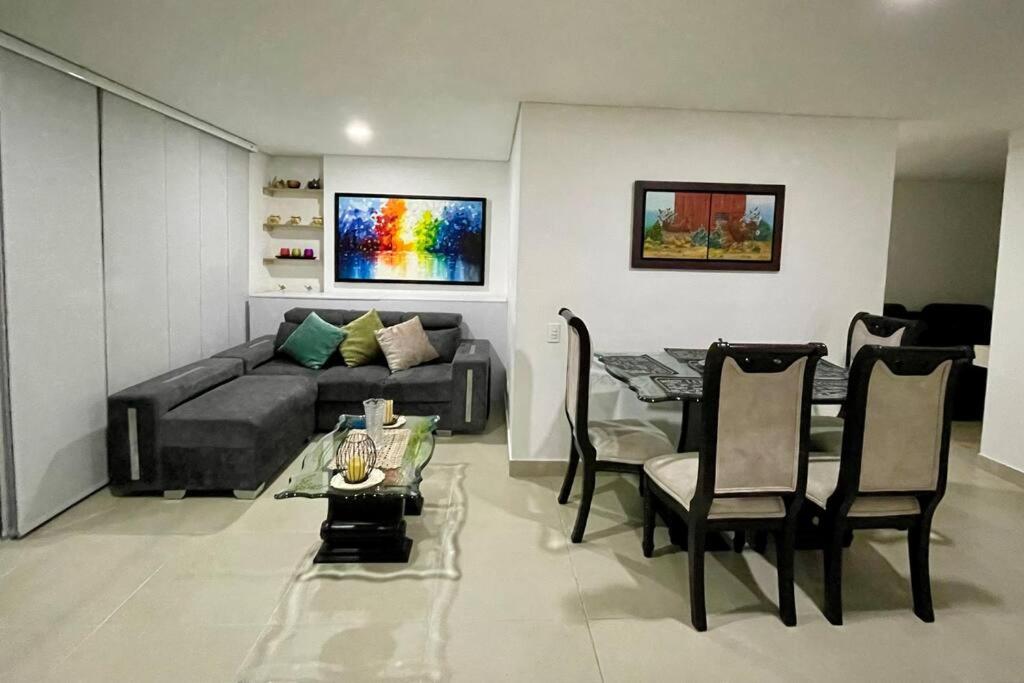 Wonderful Apt in Camino Verde Envigado just a 10 minutes of Poblado Medellin