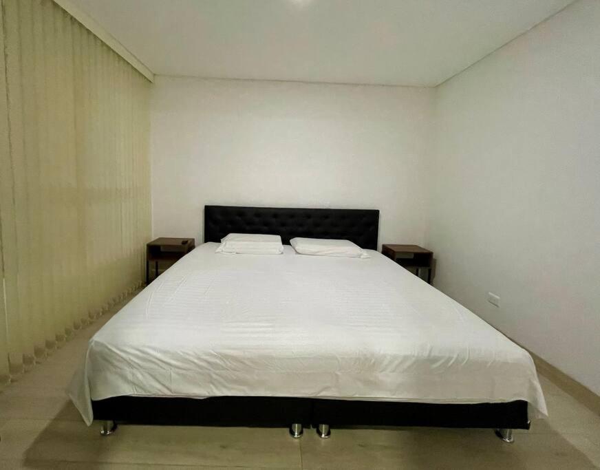 Wonderful Apt in Camino Verde Envigado just a 10 minutes of Poblado Medellin