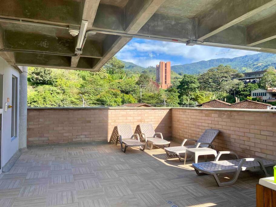 Wonderful Apt in Camino Verde Envigado just a 10 minutes of Poblado Medellin
