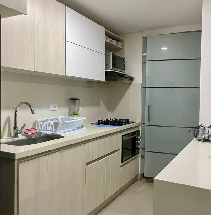 Wonderful Apt in Camino Verde Envigado just a 10 minutes of Poblado Medellin