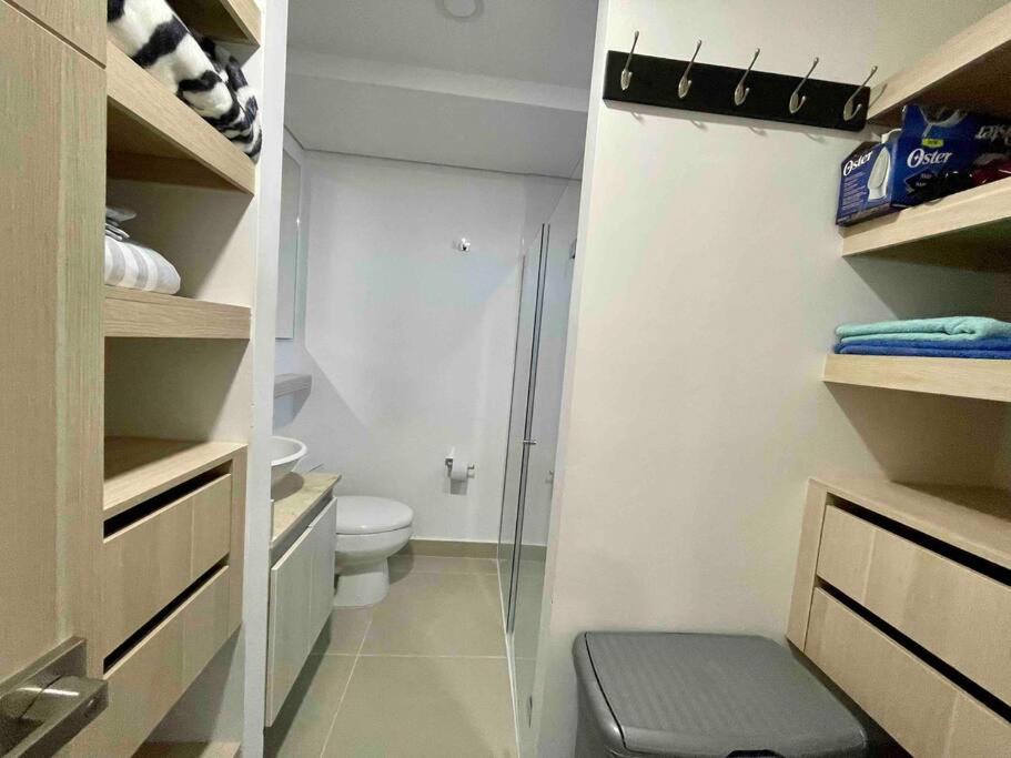 Wonderful Apt in Camino Verde Envigado just a 10 minutes of Poblado Medellin