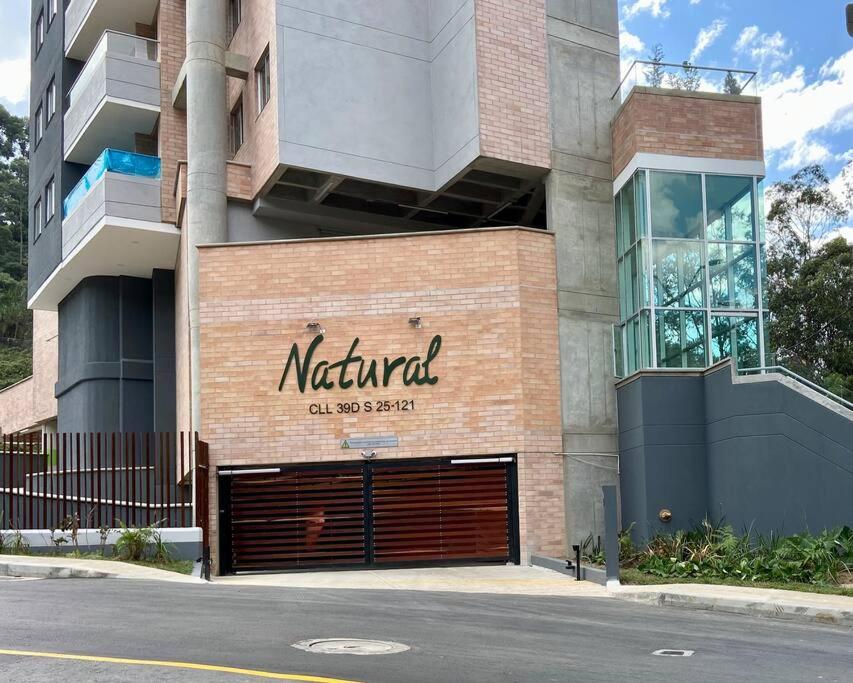 Wonderful Apt in Camino Verde Envigado just a 10 minutes of Poblado Medellin