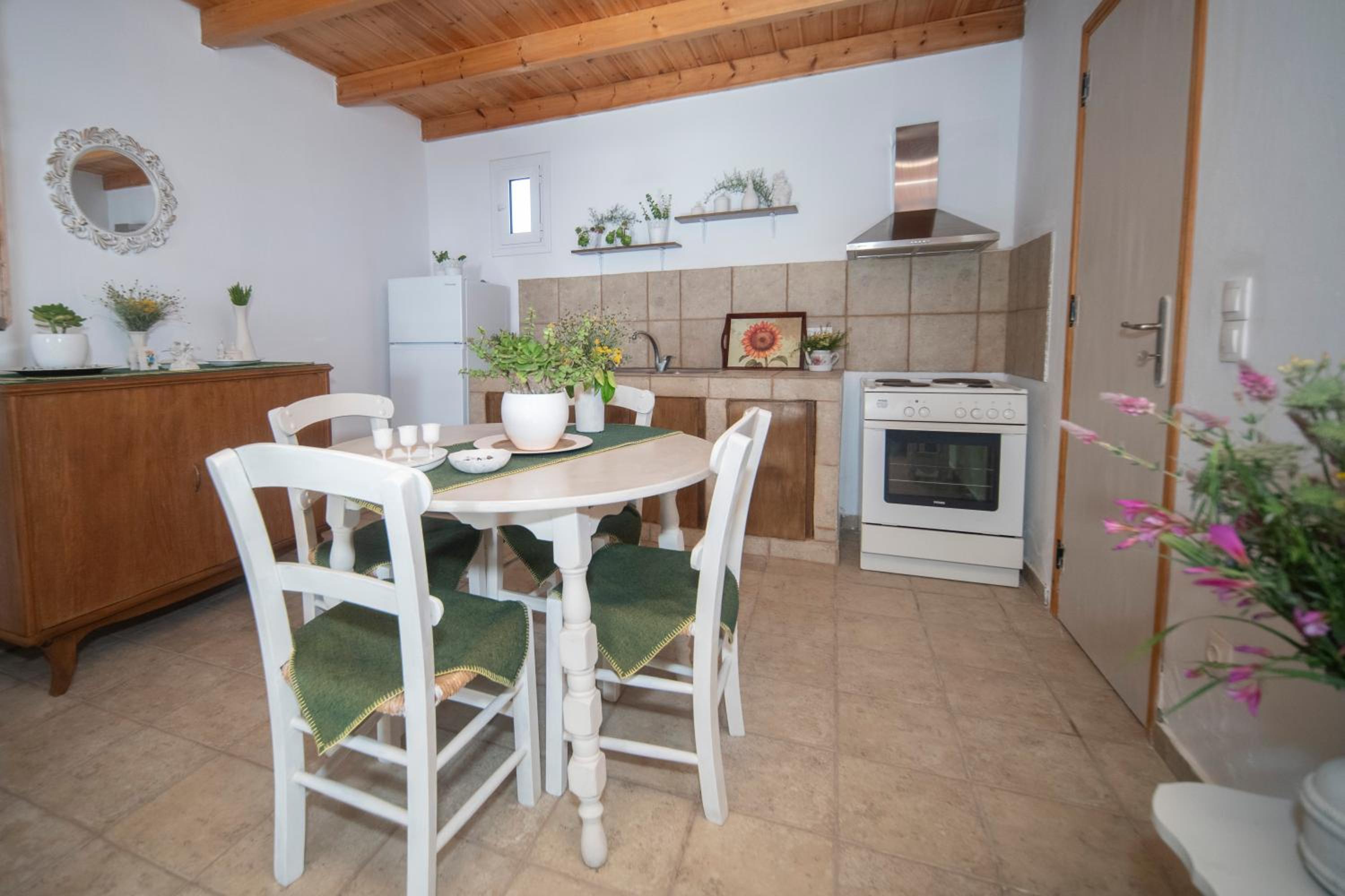 Julia's Holiday House view 4