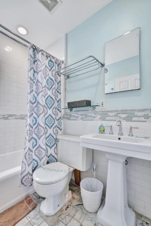 Charming 3BR Home Pool and Hot Tub FTL Gateaway view 5