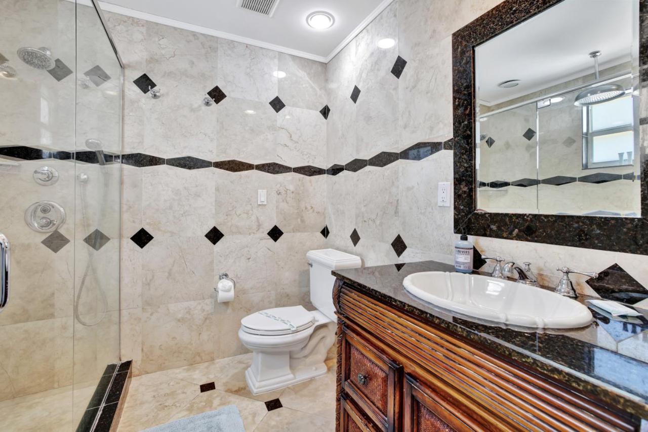 Charming 3BR Home Pool and Hot Tub FTL Gateaway view 4