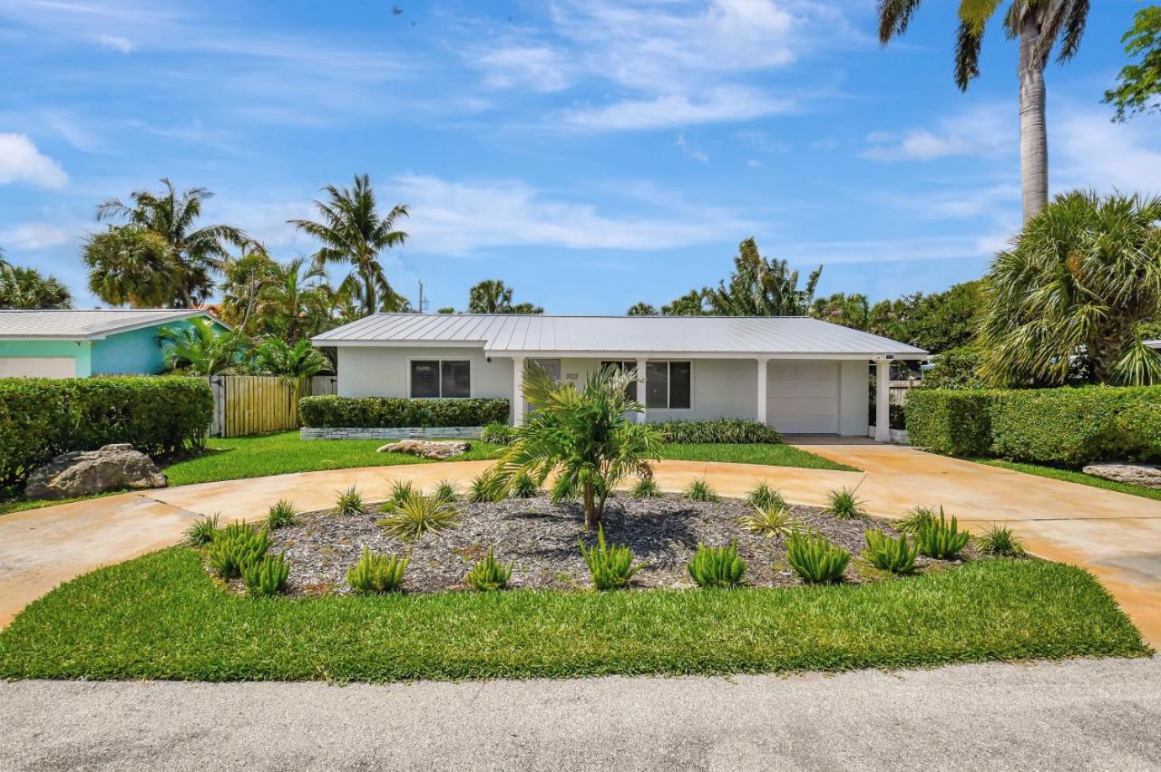 Tradewinds Ultimate Delray Beach Lifestyle 3BR2BA Home with Heated Pool