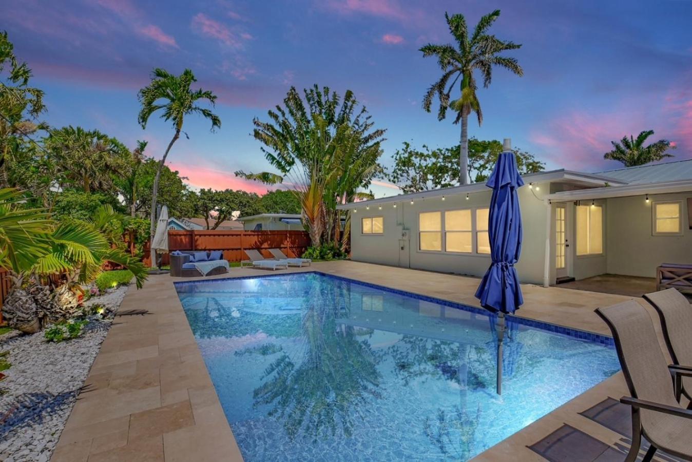 Tradewinds Ultimate Delray Beach Lifestyle 3BR2BA Home with Heated Pool