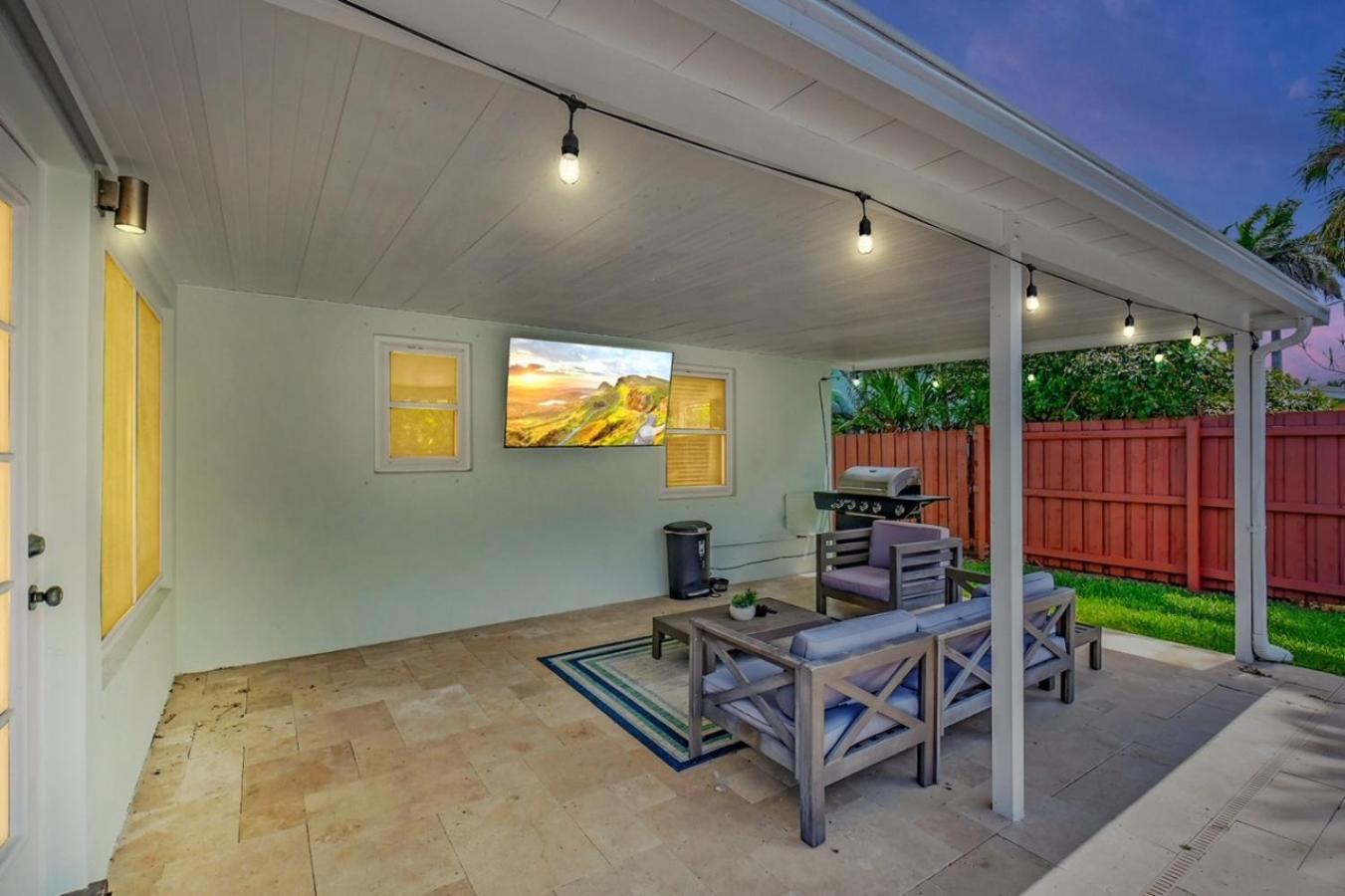 Tradewinds Ultimate Delray Beach Lifestyle 3BR2BA Home with Heated Pool