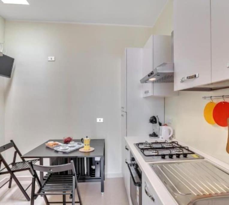 L’orchidea rooms, cucina e bagno in comune view 5