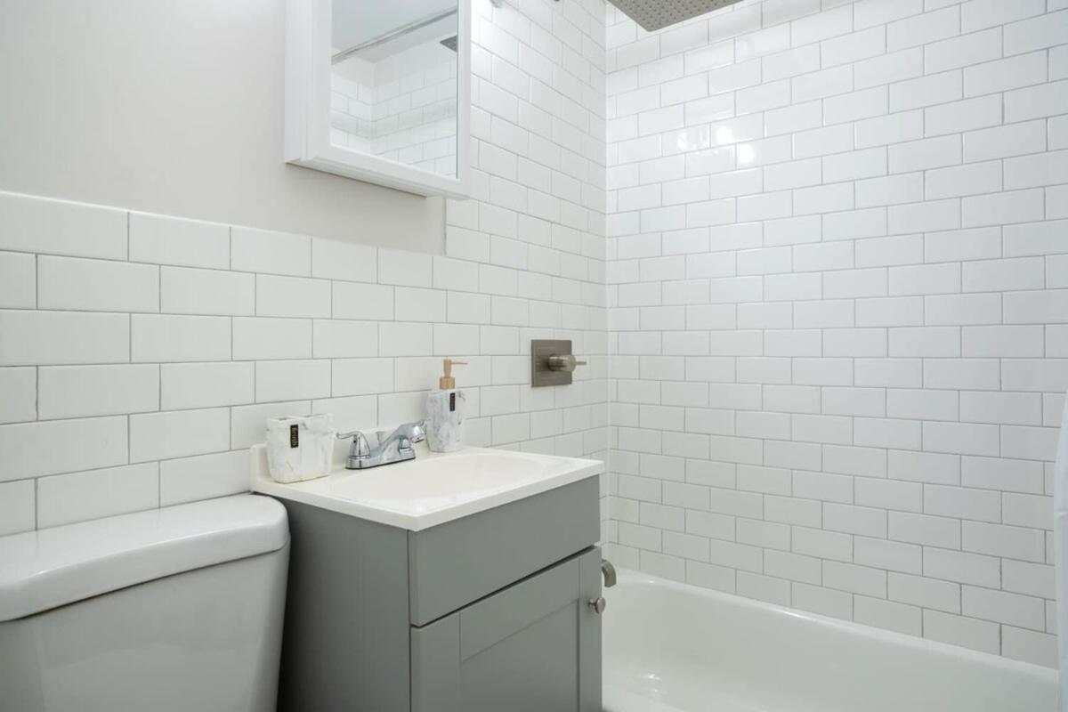 74-1A New Studio in Prime UWS - GYM In Building
