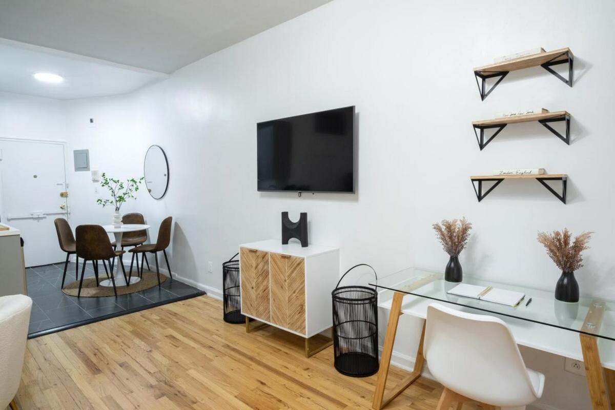 74-1A New Studio in Prime UWS - GYM In Building