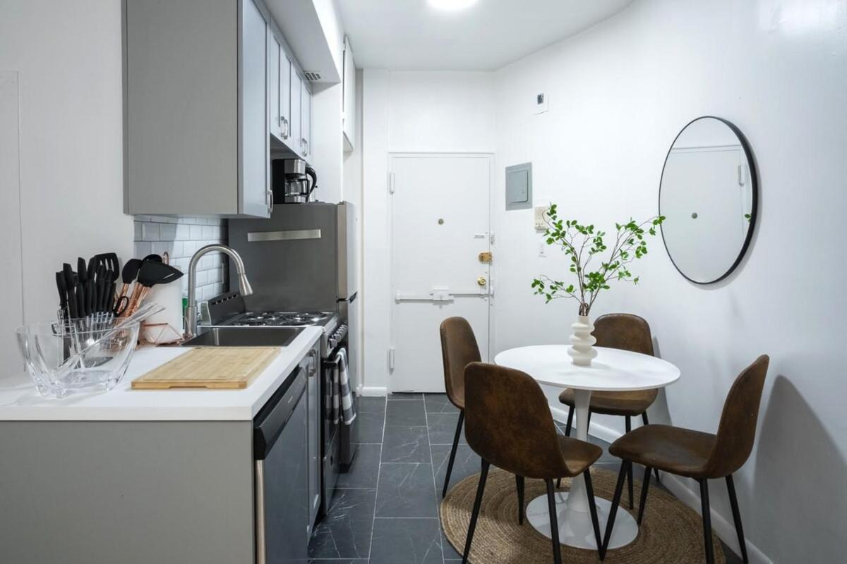 74-1A New Studio in Prime UWS - GYM In Building