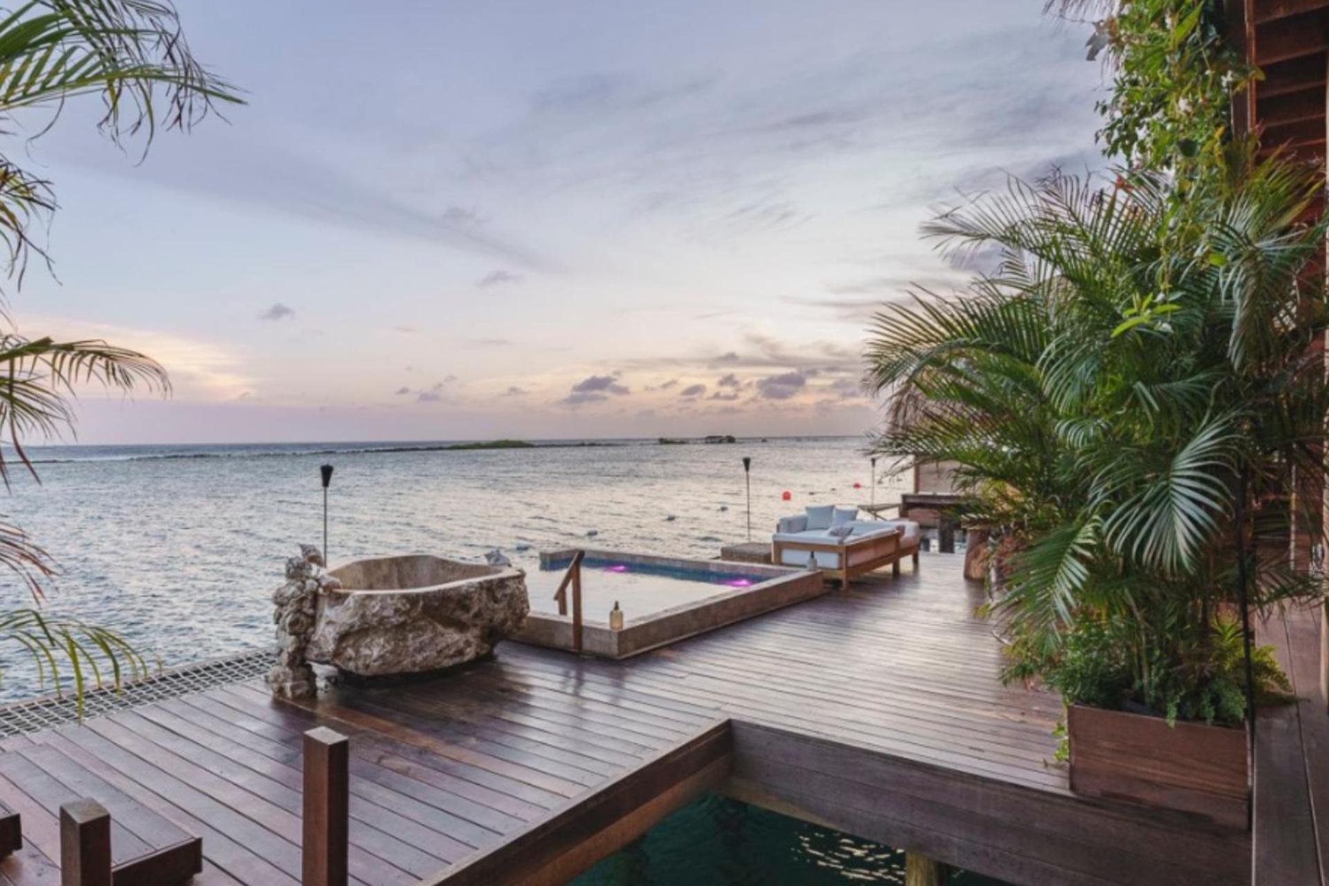 Glamorous and modern beach apartment Eagle beach ARUBA