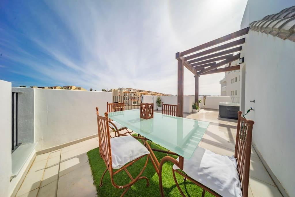 New Eco-Townhouse with Wifi Parking and Jacuzzi