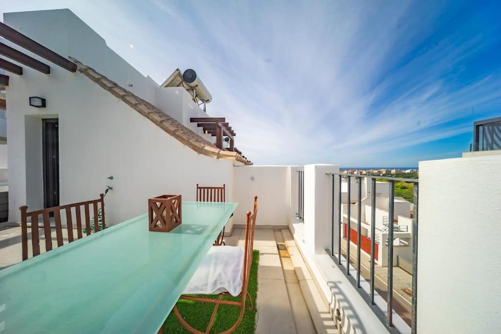 New Eco-Townhouse with Wifi Parking and Jacuzzi
