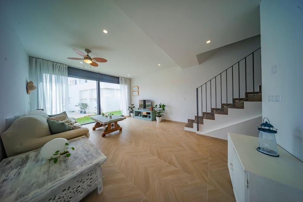 New Eco-Townhouse with Wifi Parking and Jacuzzi