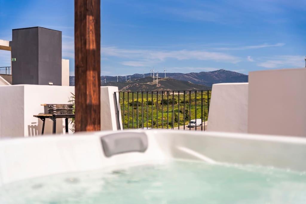 New Eco-Townhouse with Wifi Parking and Jacuzzi