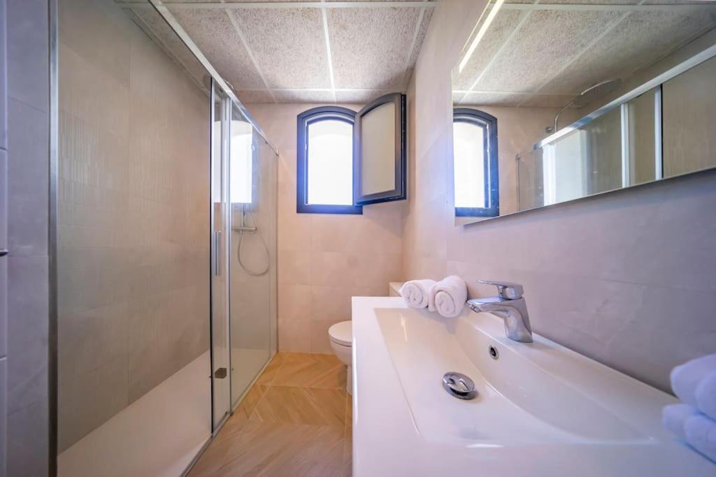 New Eco-Townhouse with Wifi Parking and Jacuzzi