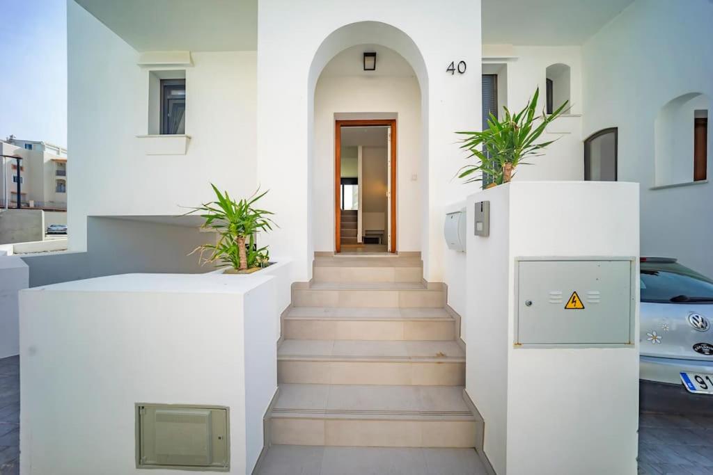 New Eco-Townhouse with Wifi Parking and Jacuzzi