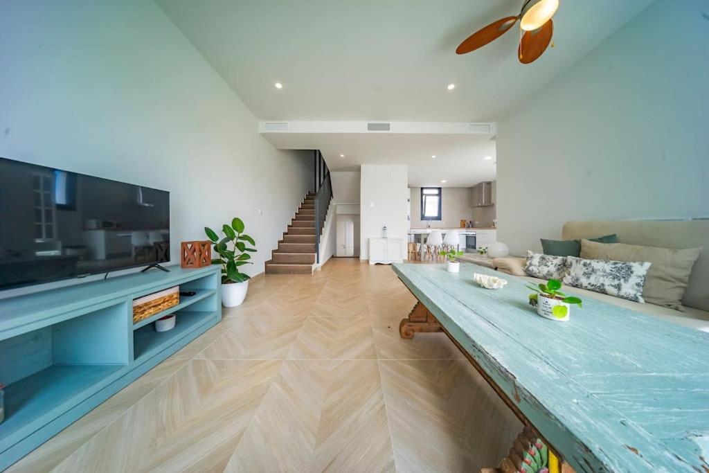 New Eco-Townhouse with Wifi Parking and Jacuzzi