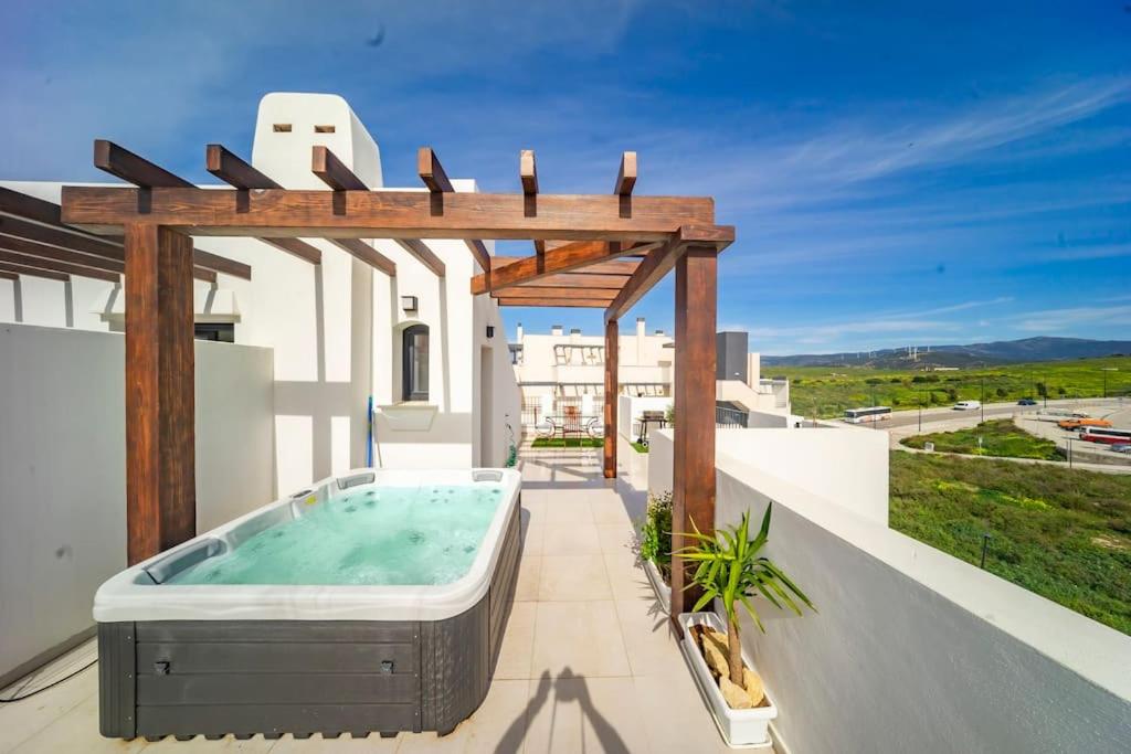 New Eco-Townhouse with Wifi Parking and Jacuzzi