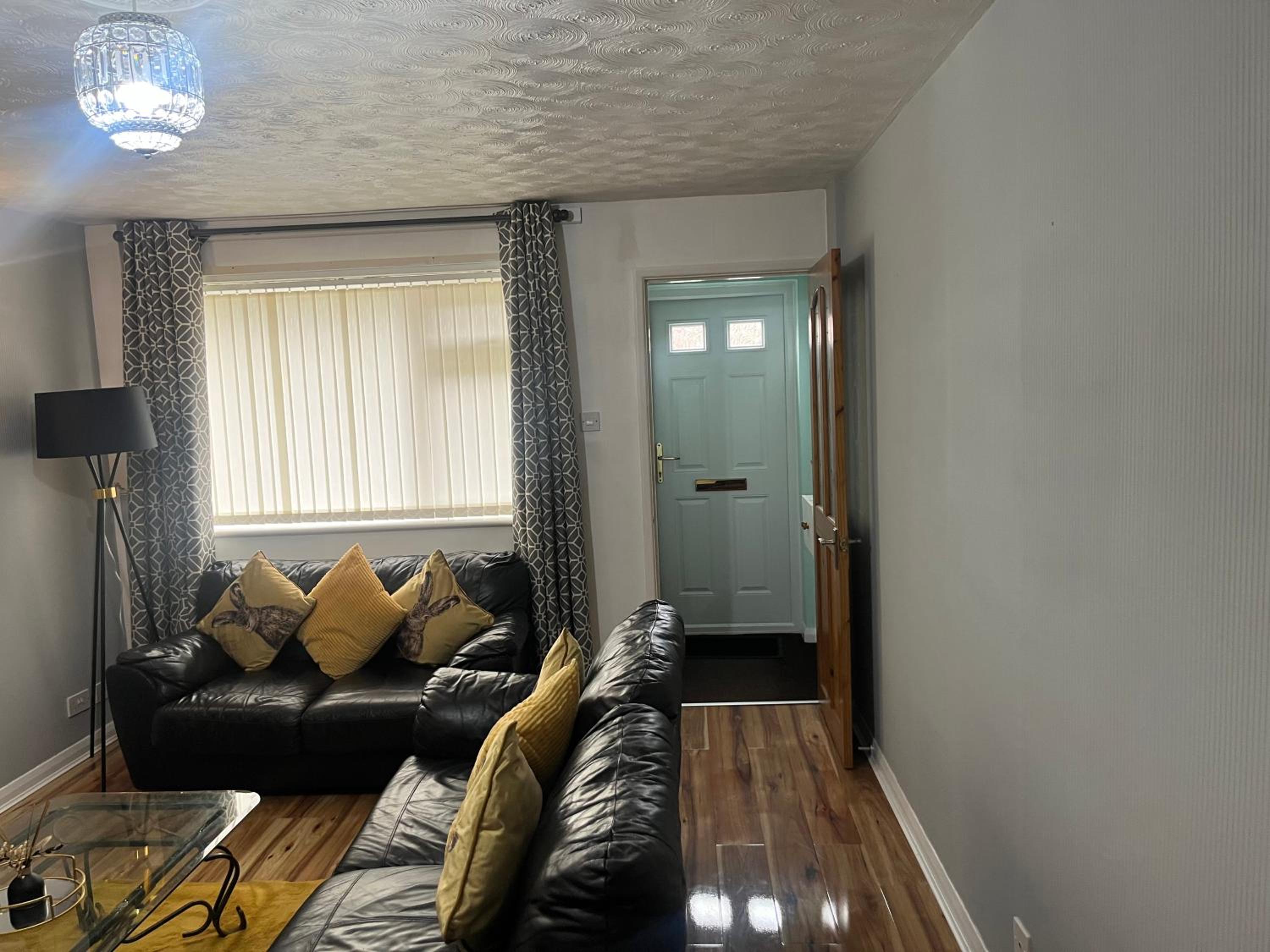 Charming 2-Bedroom in MANCHESTER
