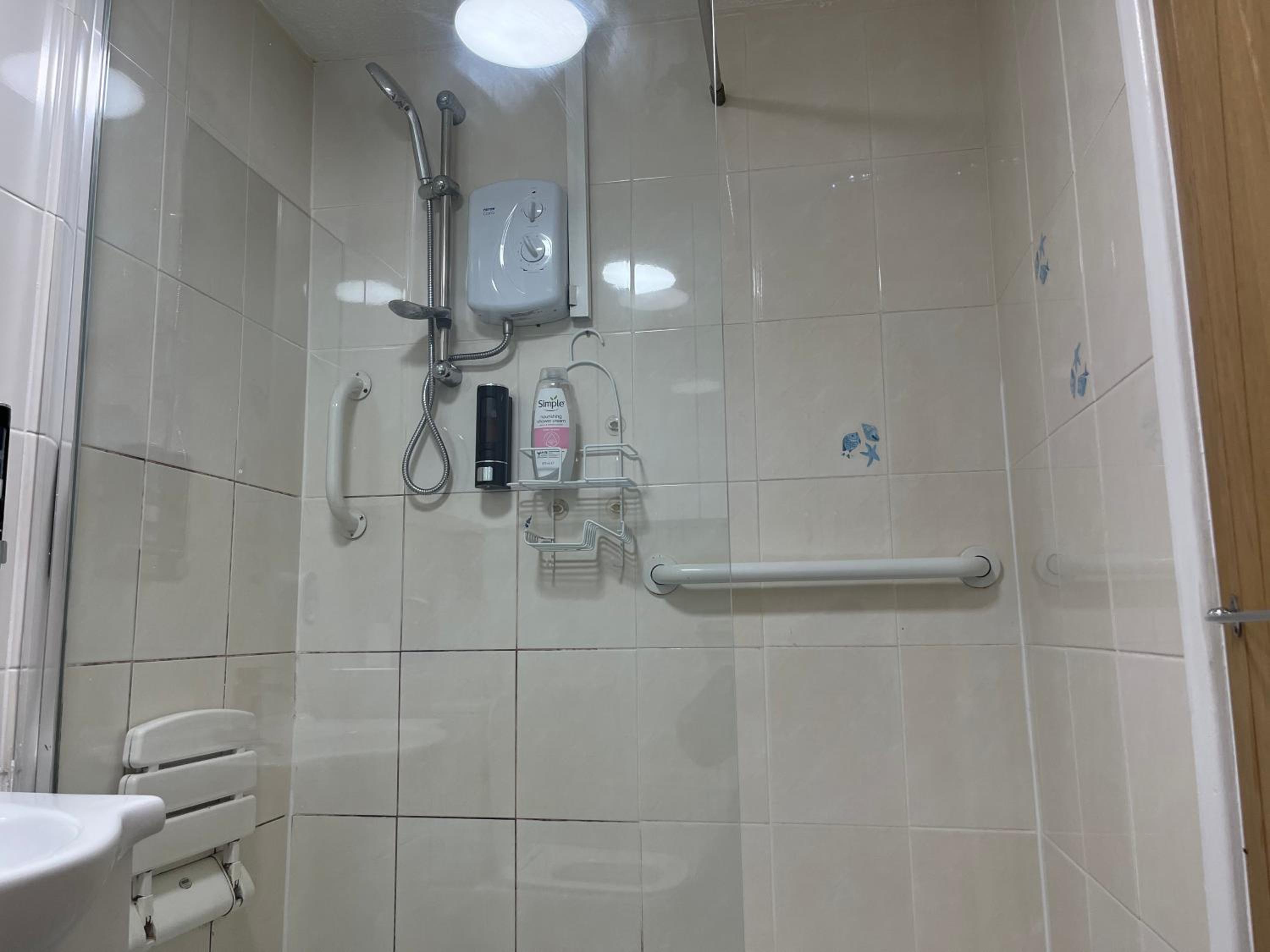 Charming 2-Bedroom in MANCHESTER