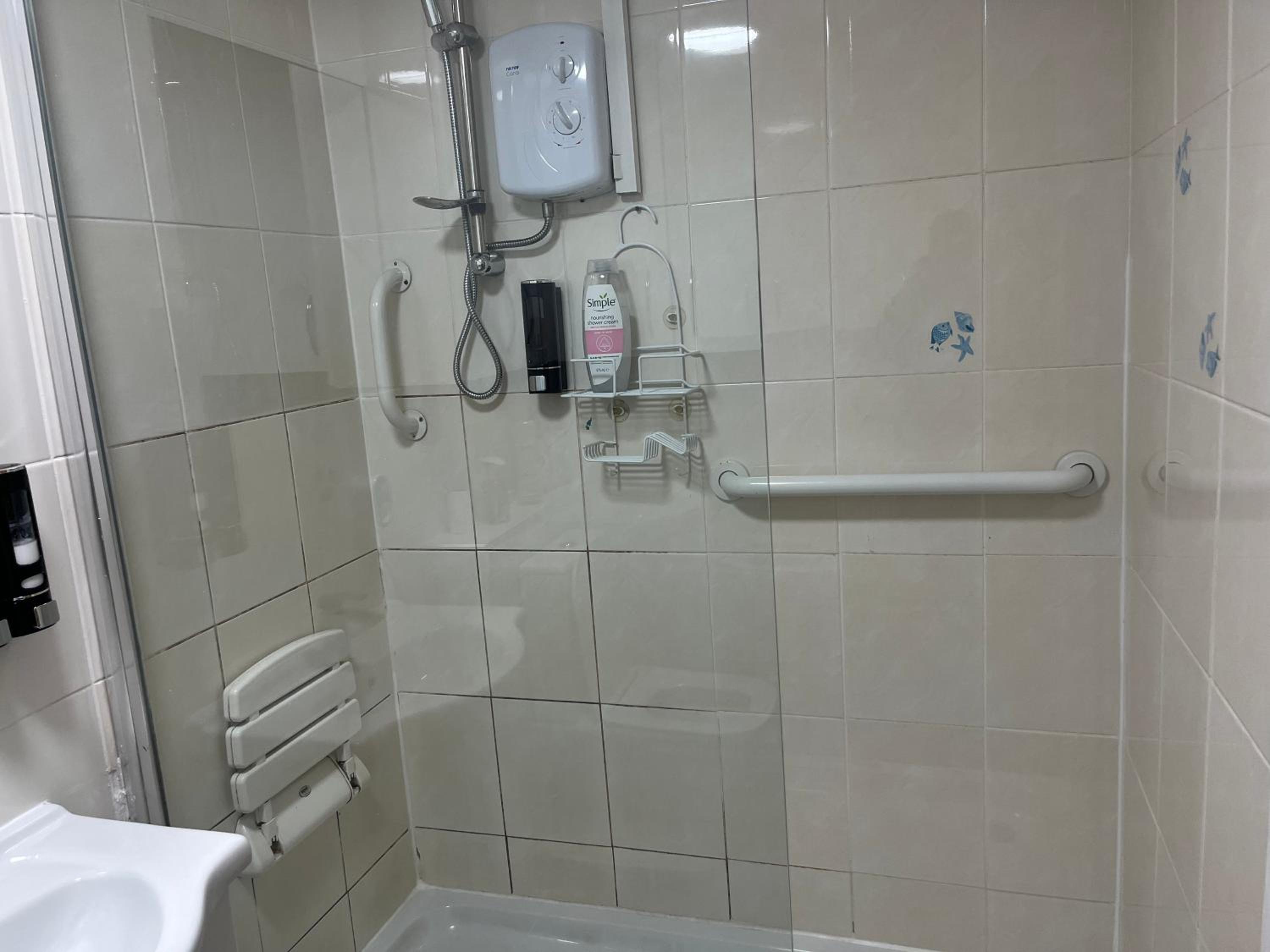 Charming 2-Bedroom in MANCHESTER