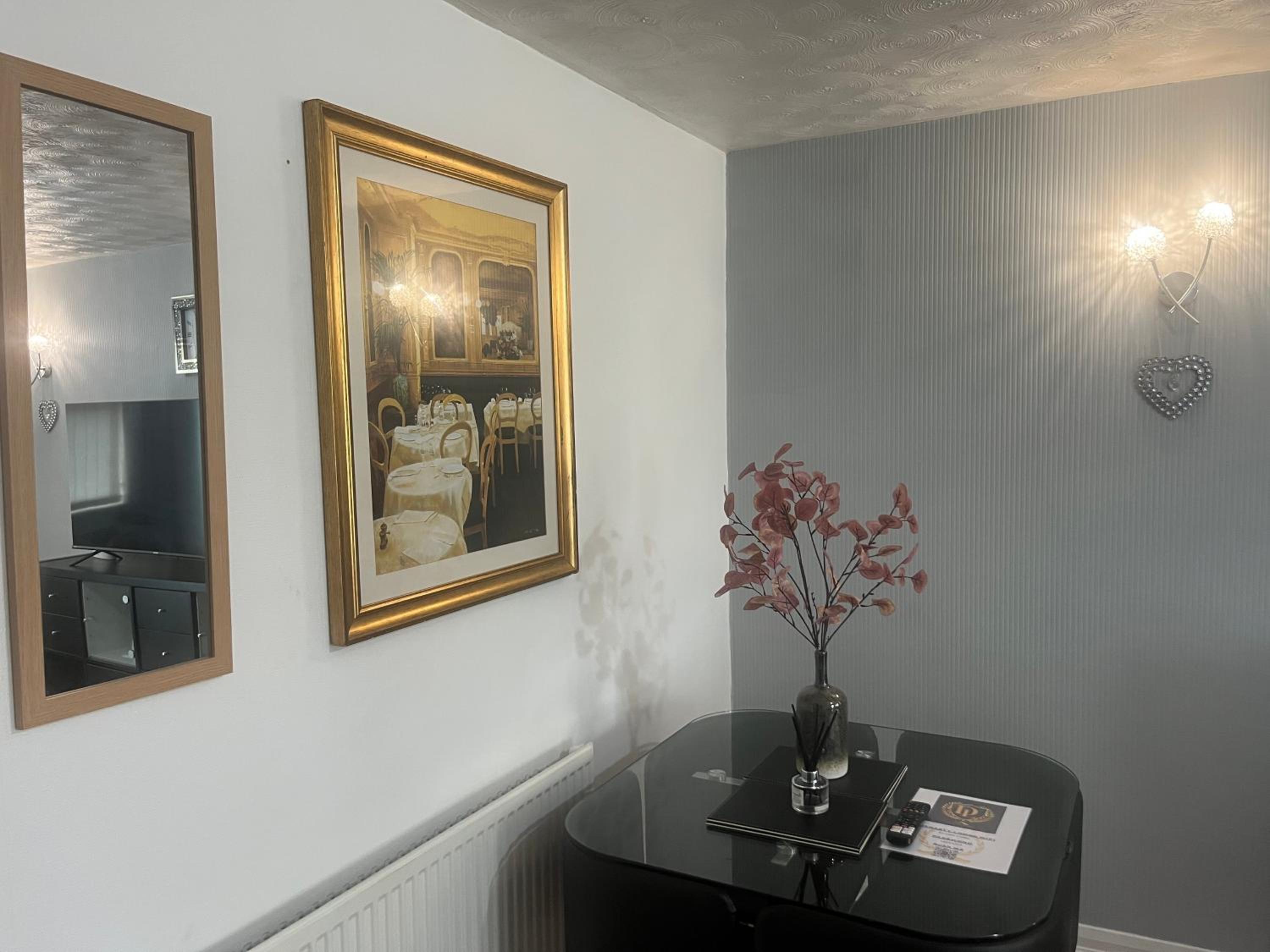 Charming 2-Bedroom in MANCHESTER