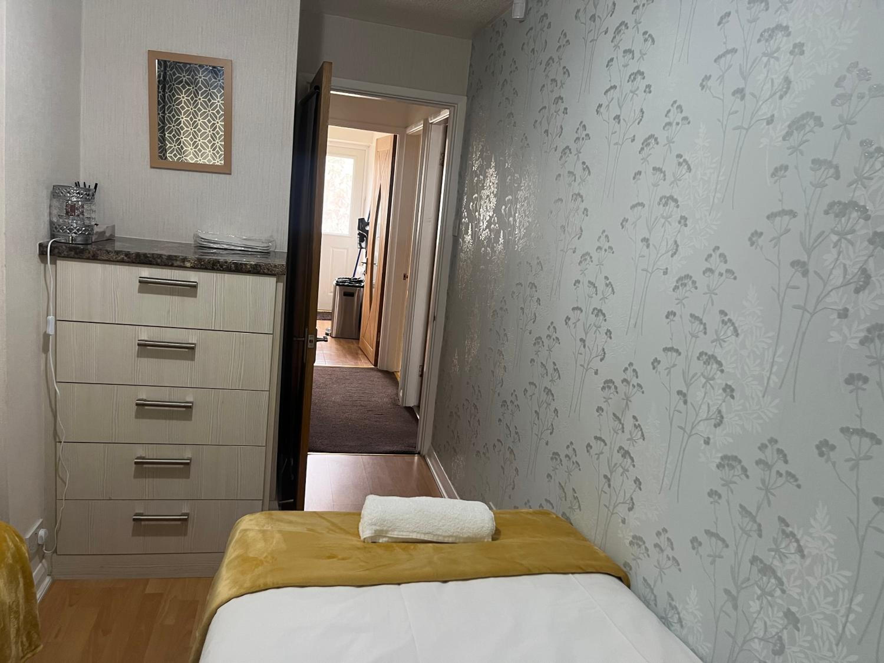 Charming 2-Bedroom in MANCHESTER