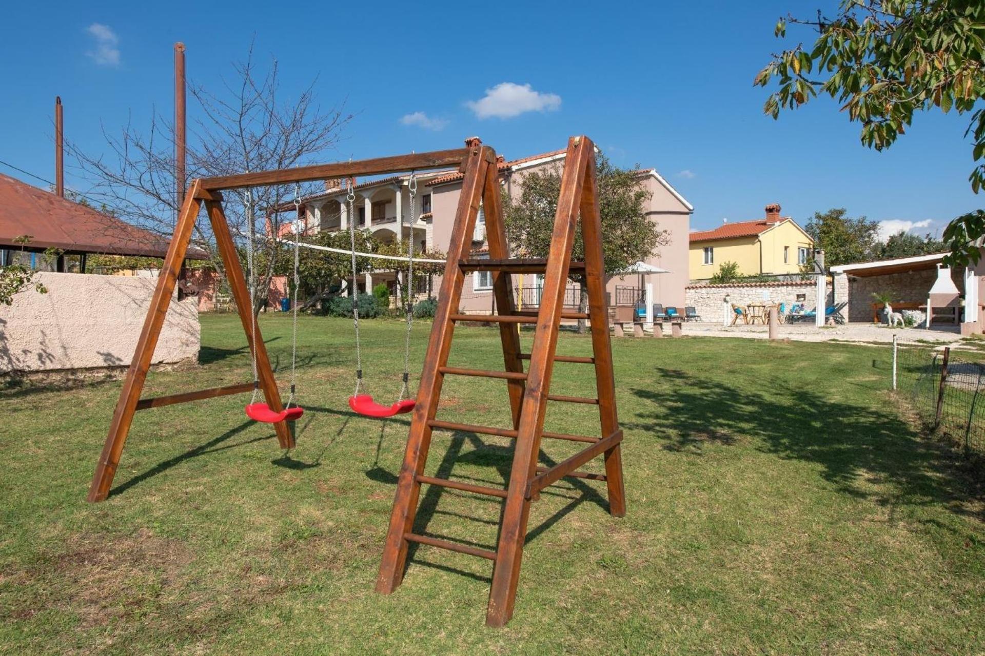 Ferienhaus mit Privatpool für 10 Personen ca 180 qm in Belavici, Istrien Bucht von Raša view 3