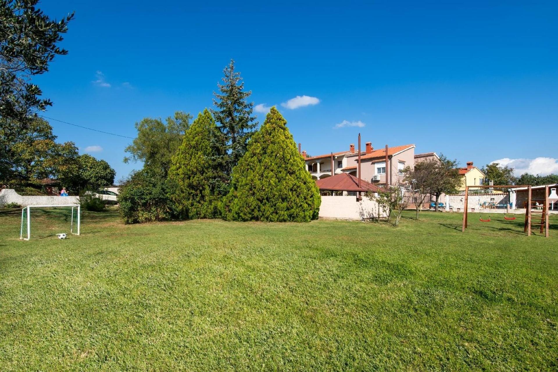 Ferienhaus mit Privatpool für 10 Personen ca 180 qm in Belavici, Istrien Bucht von Raša view 2