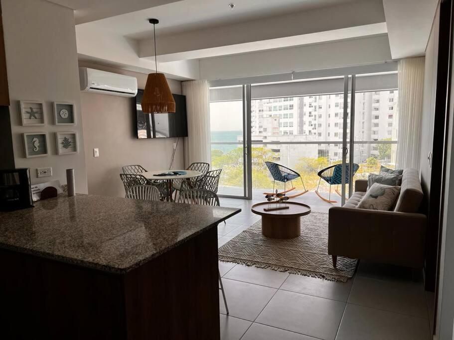 Apartamento con hermosa vista al mar