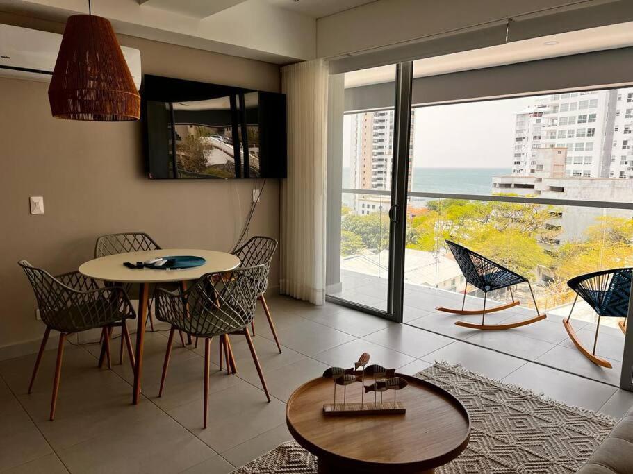 Apartamento con hermosa vista al mar
