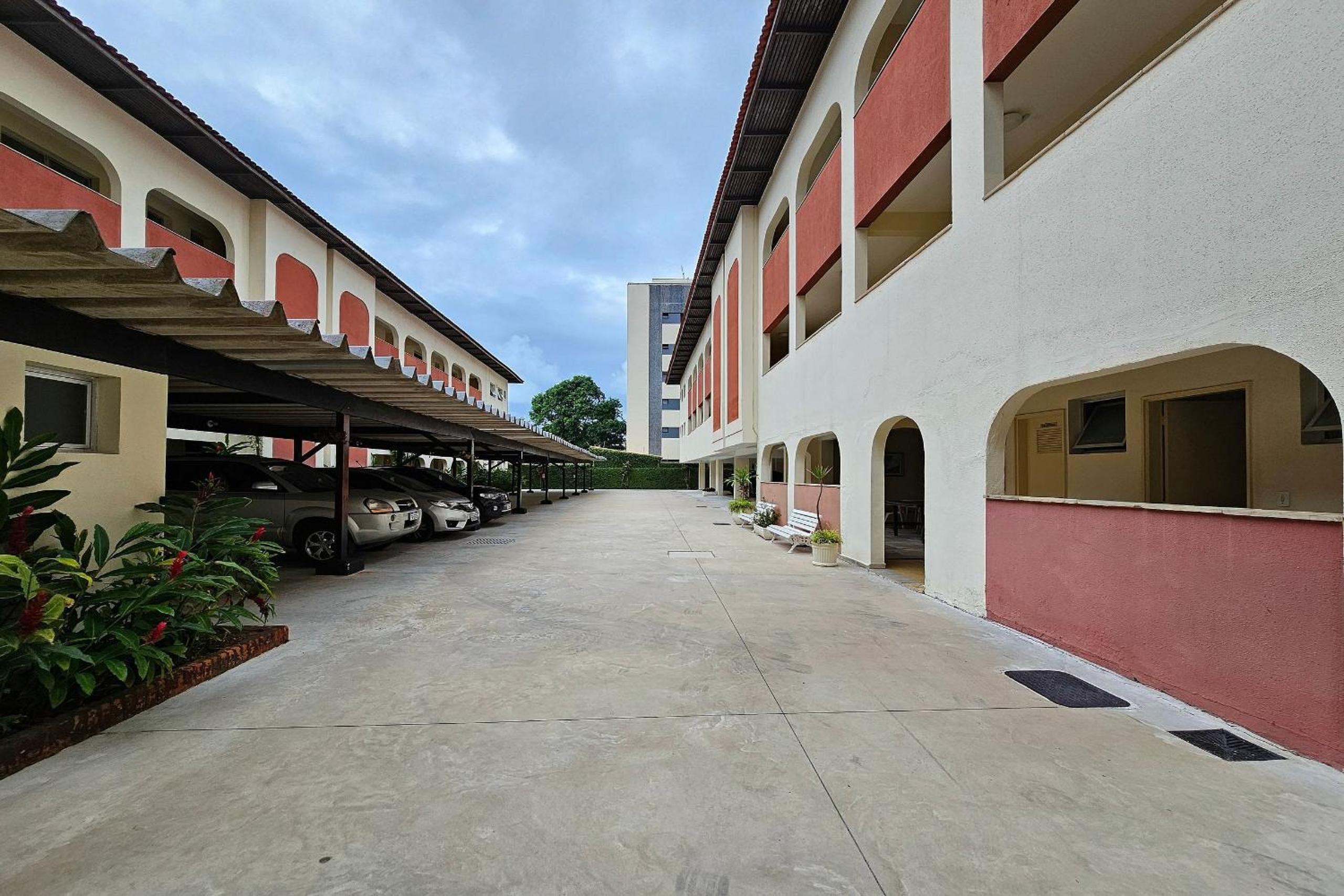Apartment with garage 100m from the Enseada beach